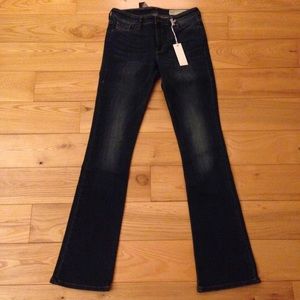 NWT Diesel Doris boot jeans Sz 28